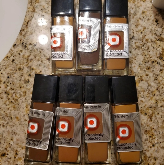 Mabelline fit me matte+poreless foundation - Picture 2 of 2